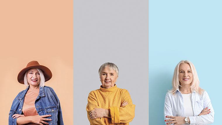 Tre kvinder på forskelligfarvet baggrund